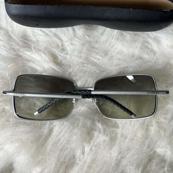 Vintage Chanel Pearl Lens Charm Quilted Accent Wire Frame Sunglasses RAR - Picture 6 of 7